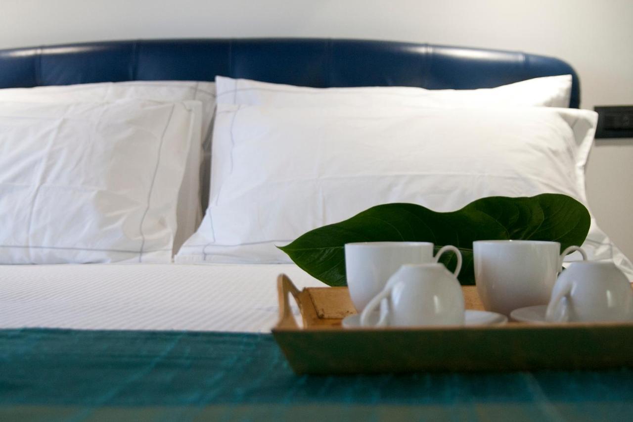 Foyer Rooms & Suites Affittacamere カリアリ エクステリア 写真