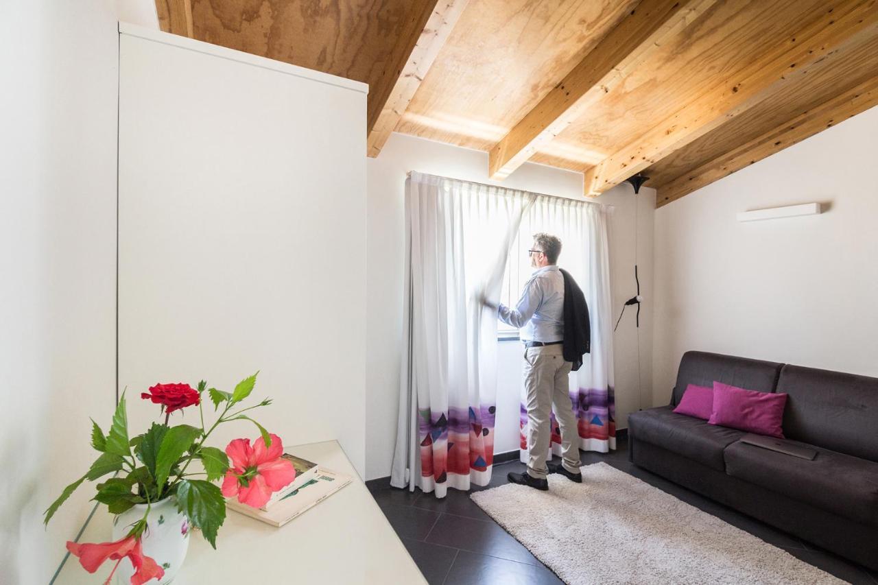 Foyer Rooms & Suites Affittacamere カリアリ エクステリア 写真