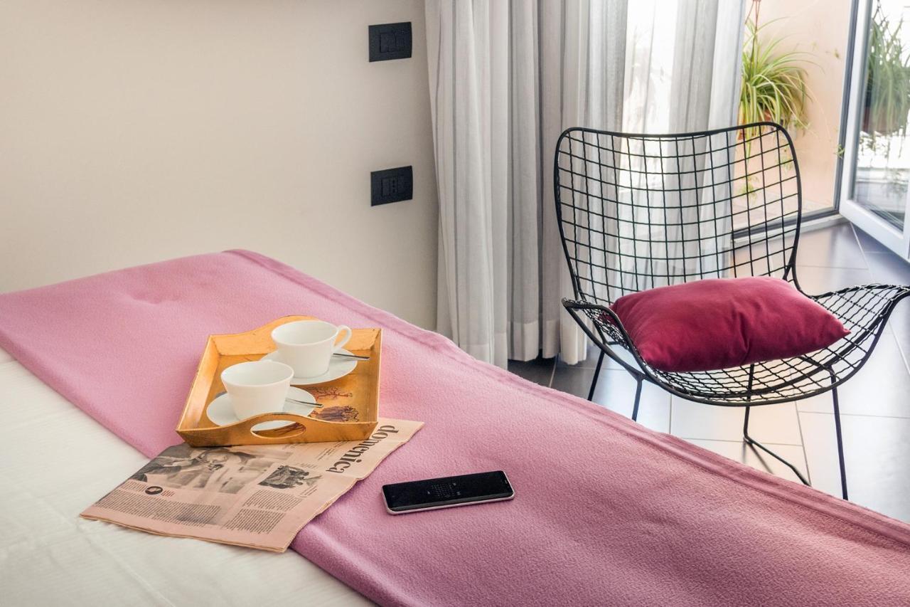 Foyer Rooms & Suites Affittacamere カリアリ エクステリア 写真