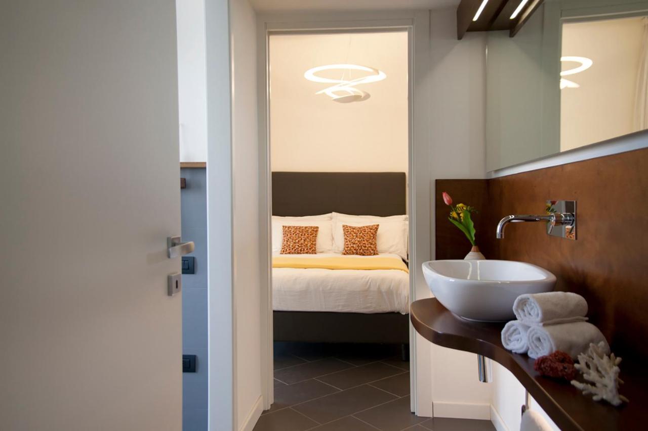 Foyer Rooms & Suites Affittacamere カリアリ エクステリア 写真