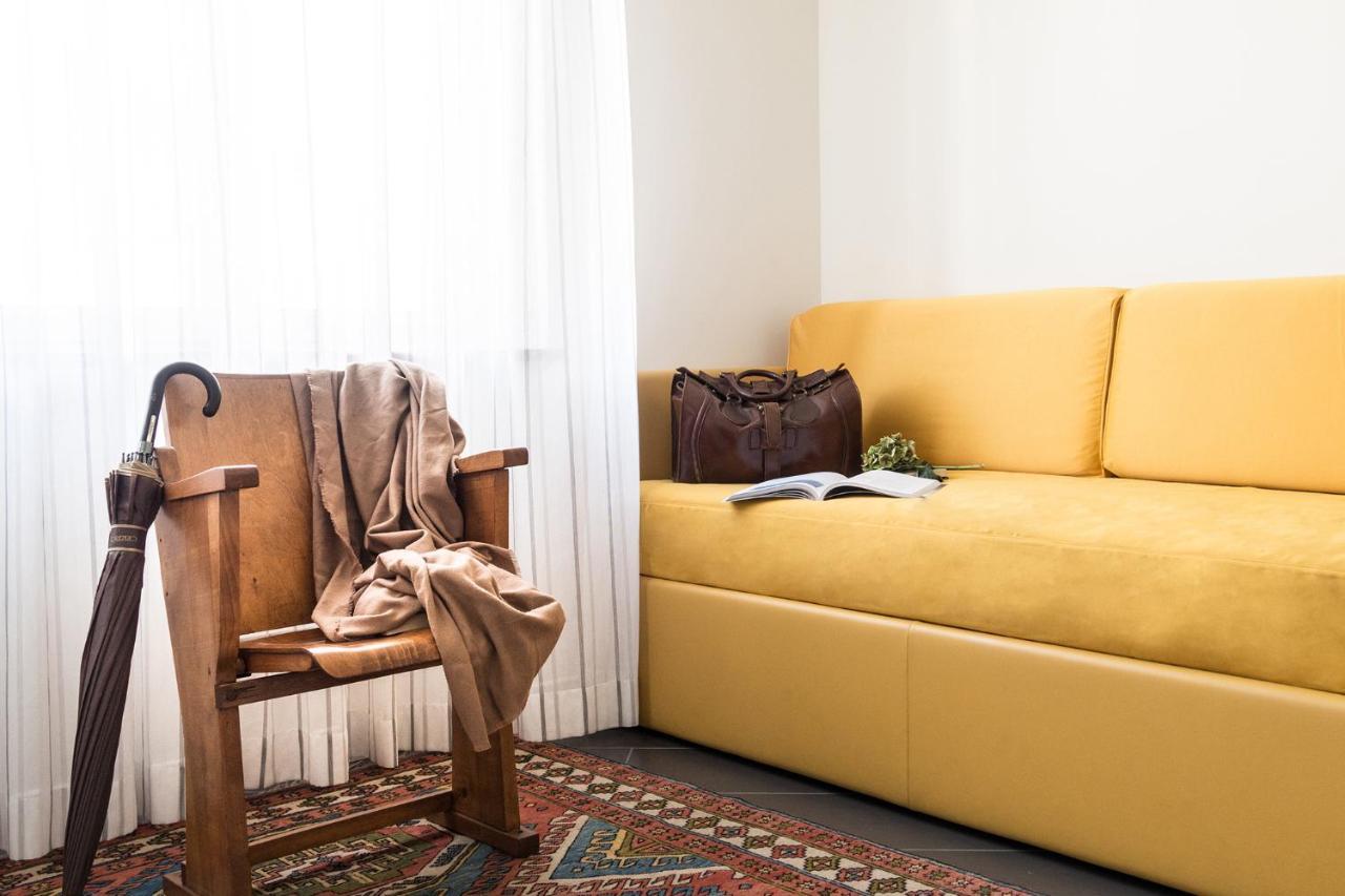 Foyer Rooms & Suites Affittacamere カリアリ エクステリア 写真