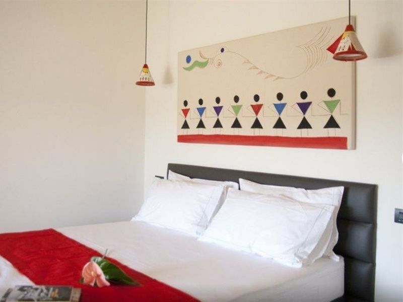 Foyer Rooms & Suites Affittacamere カリアリ エクステリア 写真